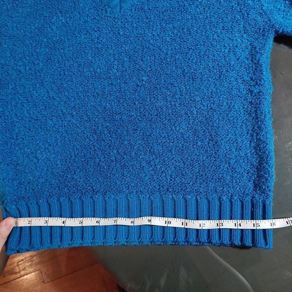 Vintage blue chunky knit vneck sweater. - Picture 5 of 7